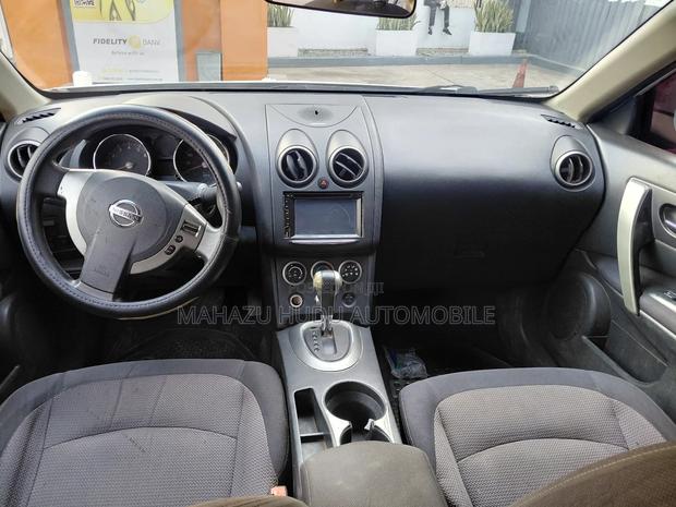 Nissan Rogue S 2010 White · Photo 7