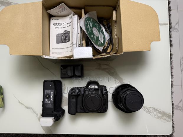Canon Eos 5d Mark Iv With Prime Lens · Photo 3