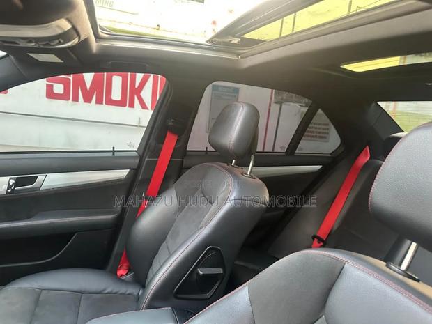 Mercedes-Benz C300 Sport 4Matic Sedan AWD (3.5L 6cyl 7A) 2014 Black · Photo 3