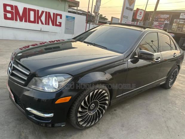 Mercedes-Benz C300 Sport 4Matic Sedan AWD (3.5L 6cyl 7A) 2014 Black · Photo 6