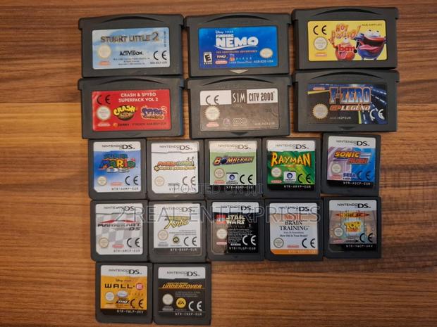 Gameboy Advance and Modern Nintendo Ds Catridges From Uk · Photo 1
