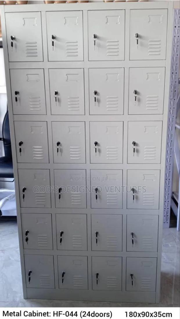 24locker Cabinet · Photo 1