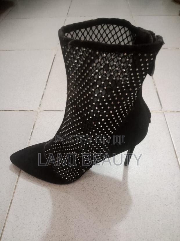 Black Mini Boat Stoney Design High Heel Shoes Size 39 · Photo 3