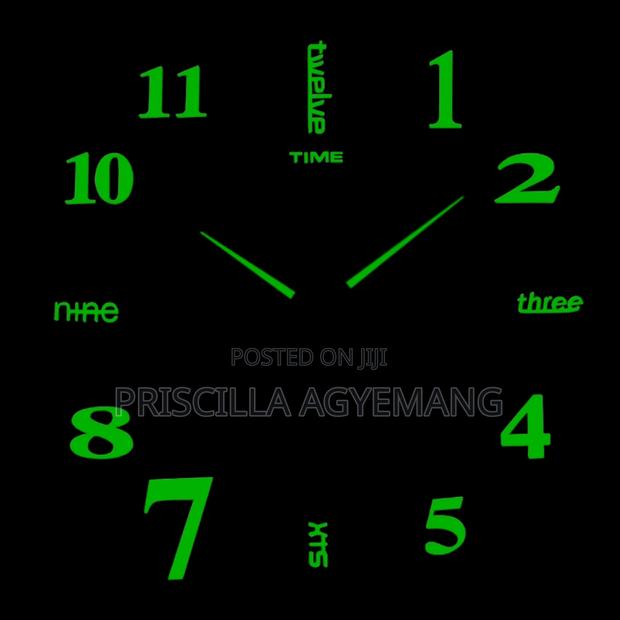 Grow in the Dark Wall Clock Avaliable · Photo 1