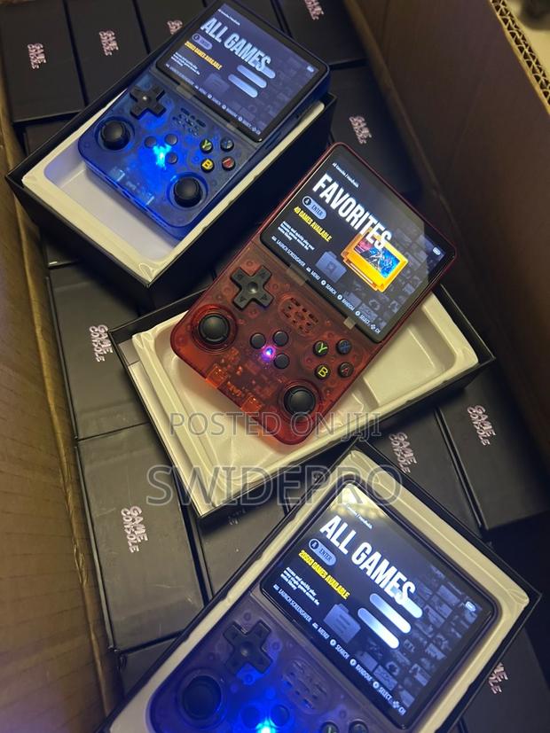 R36s Retro Handheld Classic Gaming Console 128gb Over 20,000 + Games · Photo 1