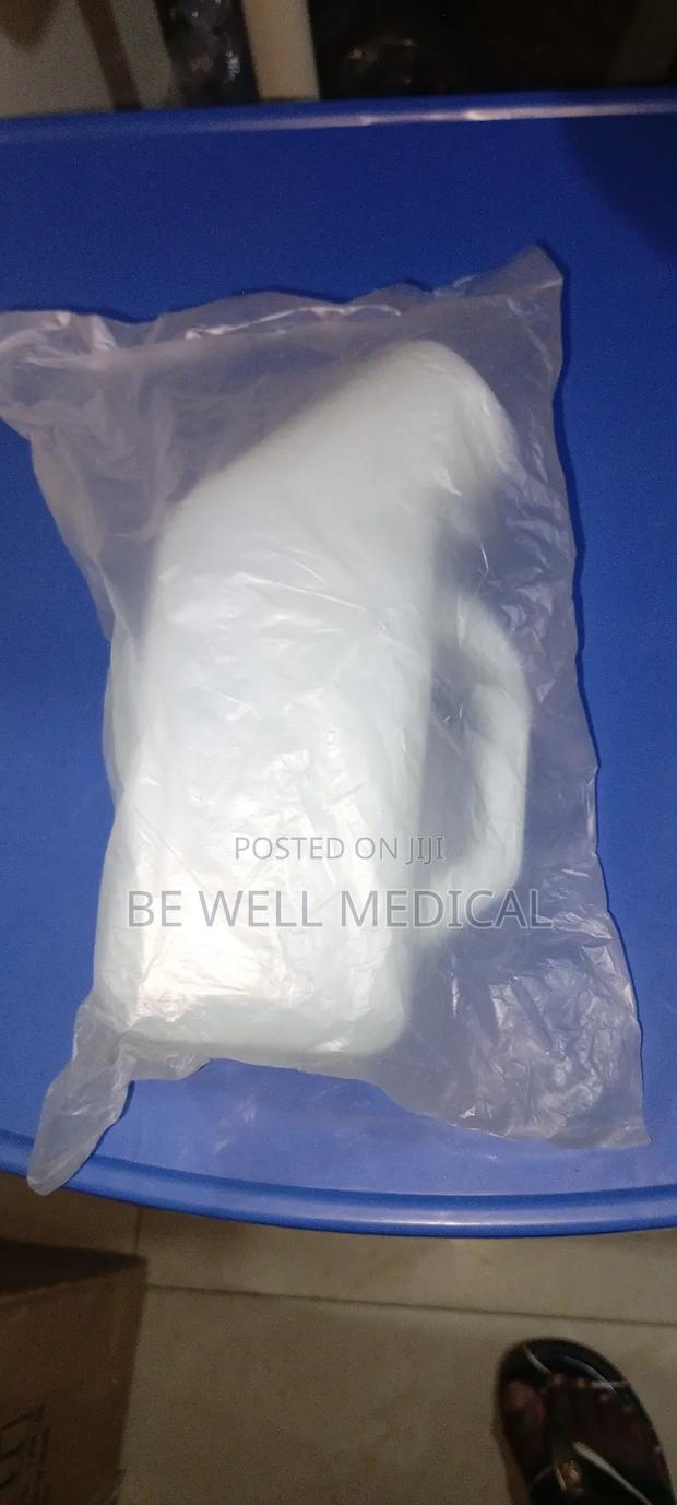 Plastic Urine Can · Photo 2