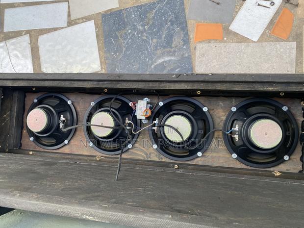 Small Speakers · Photo 6