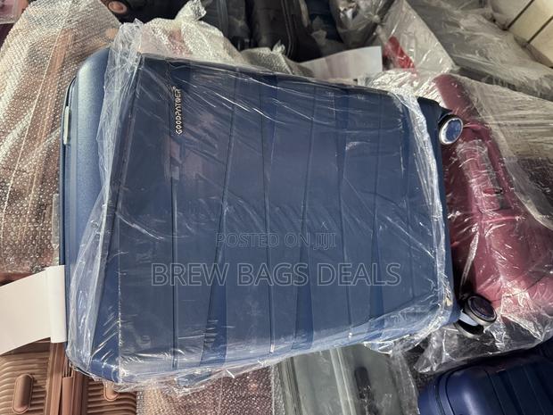 Quality Jony Medium Size 24 Inches Unbreakable Traveling Bag · Photo 3
