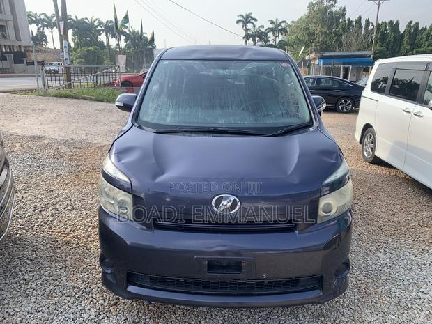 Toyota Voxy 2013 Blue · Photo 4