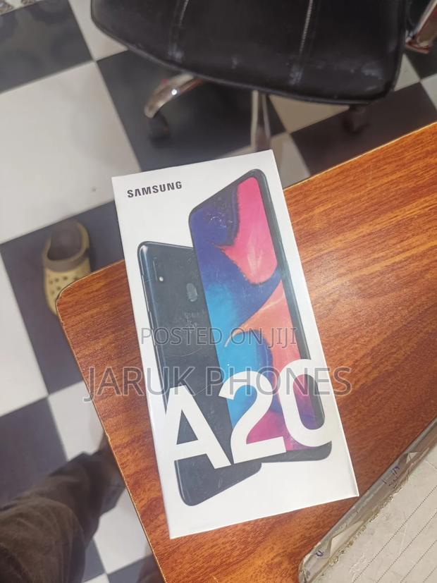New Samsung Galaxy A20 32 GB Black · Photo 1
