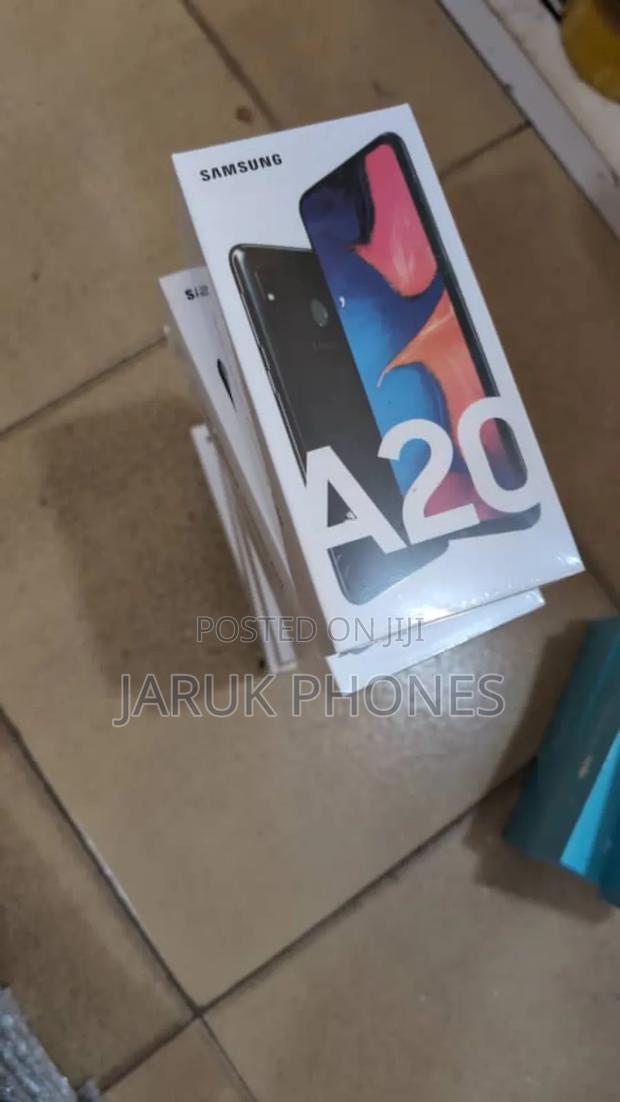 New Samsung Galaxy A20 32 GB Black · Photo 3