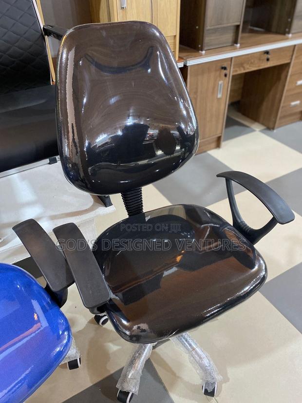 Counter Chair · Photo 1