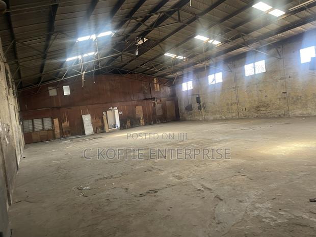 10,000 SQM Warehouse at Circle for Rent. · Photo 1