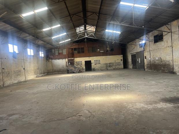 10,000 SQM Warehouse at Circle for Rent. · Photo 7