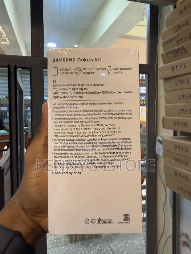 New Samsung Galaxy A71 128 GB Black · Photo 2