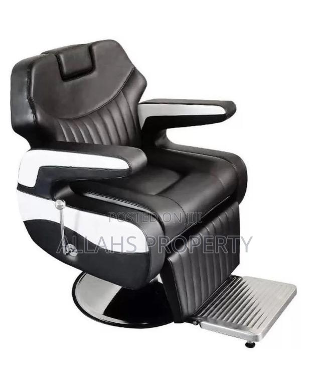 Executive Barbering Chair · Photo 1