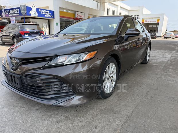 Toyota Camry 2019 Brown · Photo 8