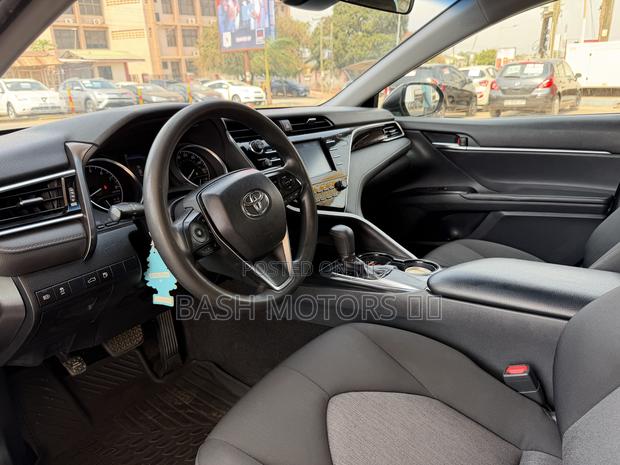 Toyota Camry 2019 Brown · Photo 6