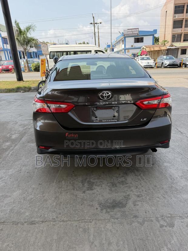 Toyota Camry 2019 Brown · Photo 5