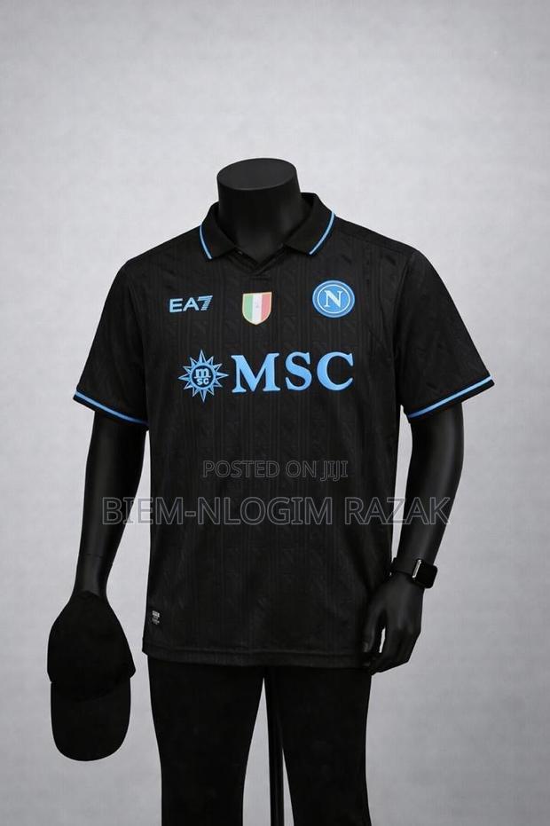 Topmost Quality Manchester N Nadrid Retro Jerseys Available in Stock · Photo 5