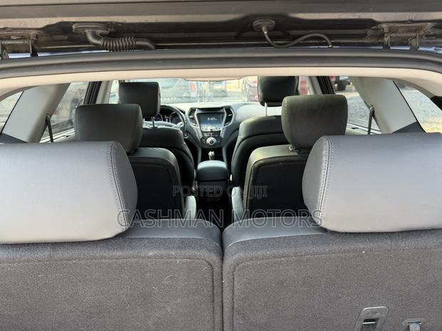 Hyundai Santa Fe Limited w/Saddle Interior 4dr SUV AWD (3.3L 6cyl 6A) · Photo 8