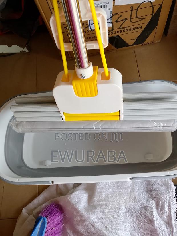 38inches Extra Larger Head Self Wringing Mop With Bucket · Photo 3