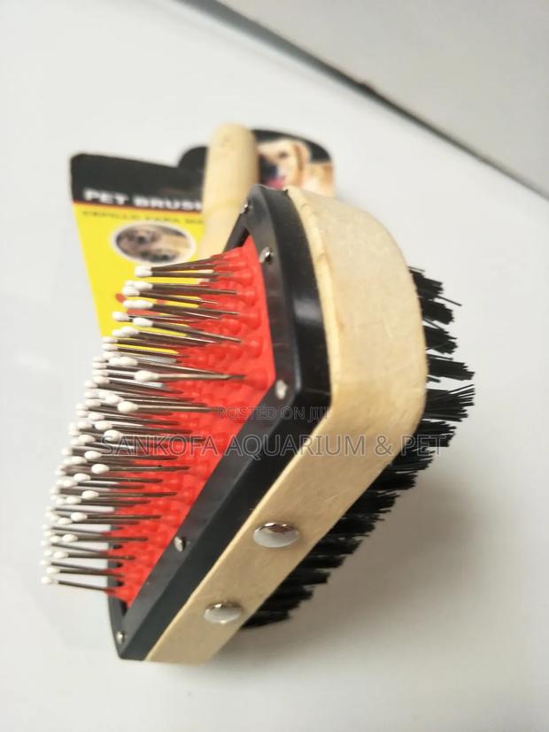 Quality 2 in 1 Dog Brush · Photo 2