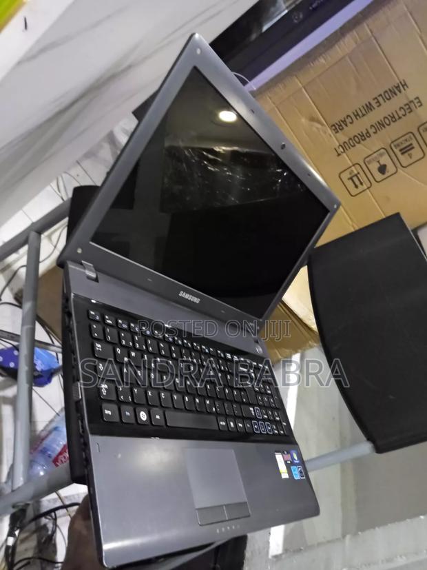 New Laptop Samsung RV515 4GB AMD HDD 320GB · Photo 3