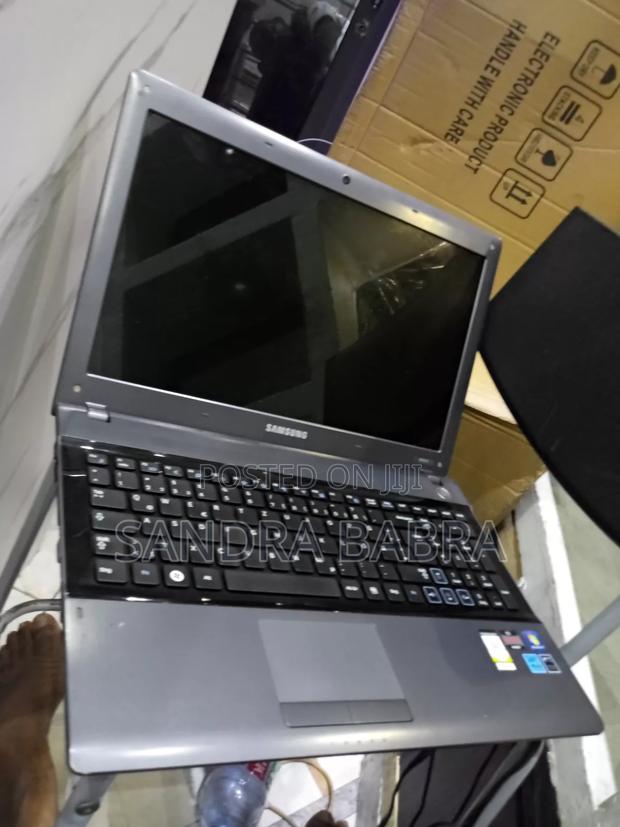 New Laptop Samsung RV515 4GB AMD HDD 320GB · Photo 4