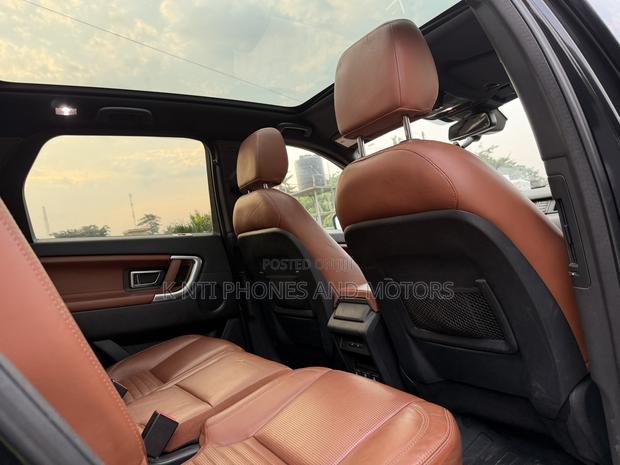 Land Rover Discovery Sport HSE LUX 2017 Black · Photo 5