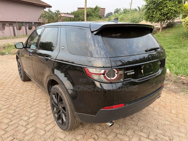 Land Rover Discovery Sport HSE LUX 2017 Black · Photo 1
