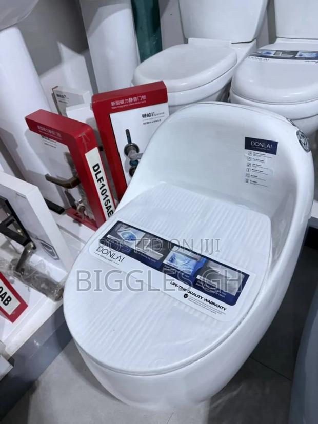 Egg Shaped Wc · Photo 1