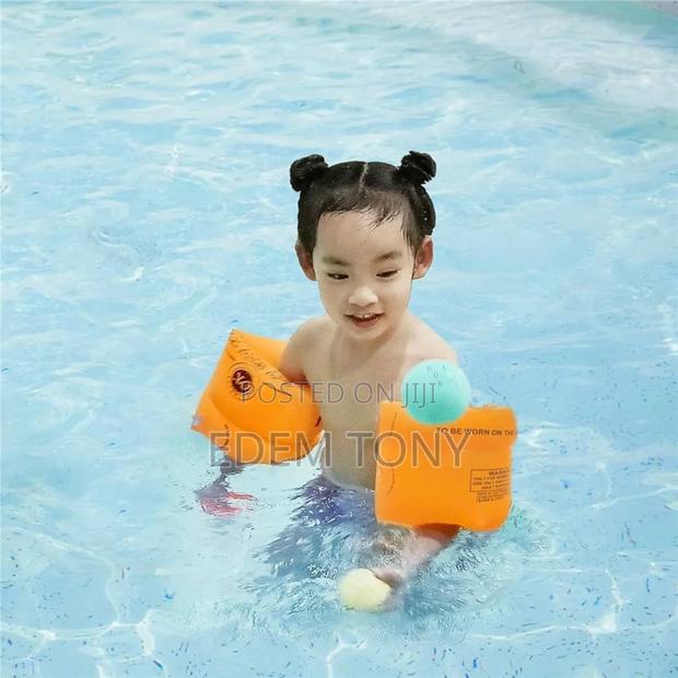 Inflatable Swim Arm Bands For Kids · Photo 2