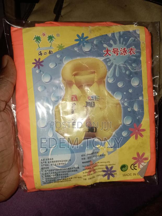 Inflatable Swim Vest For Kids 3+ · Photo 2