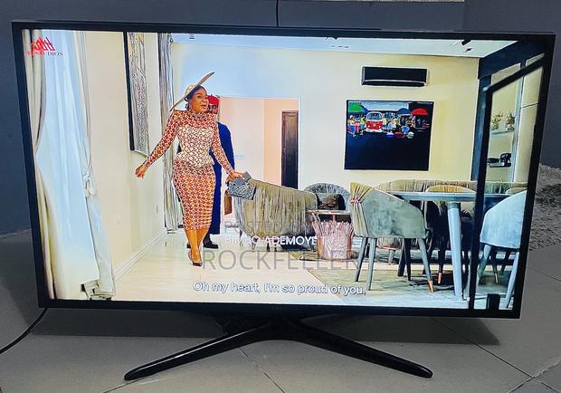 Uk Used Samsung Uhd HDR Smart Digital Satellite 40 Inches · Photo 8