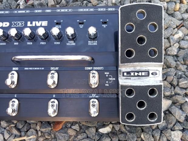 Line 6 Pod 3x Live Guitar Effect · Photo 2