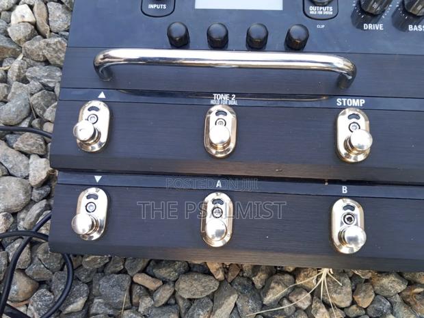 Line 6 Pod 3x Live Guitar Effect · Photo 6
