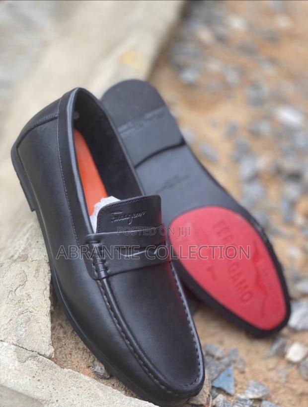 Ferragamo Black Loafers Shoes · Photo 1