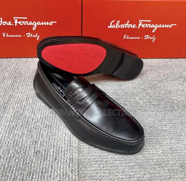 Ferragamo Black Loafers Shoes · Photo 2