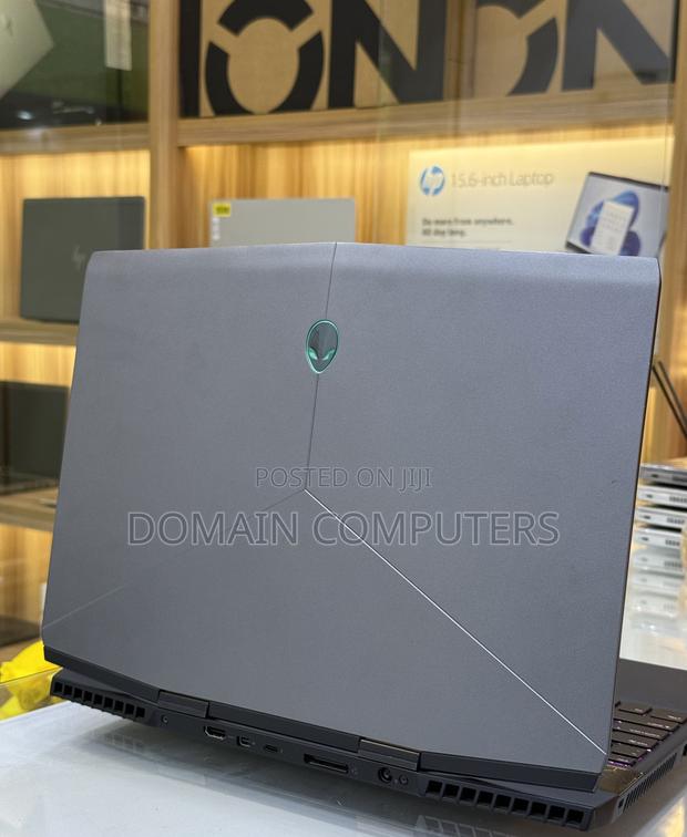Laptop Alienware M15 R3 16GB Intel Core I7 SSD 512GB · Photo 2