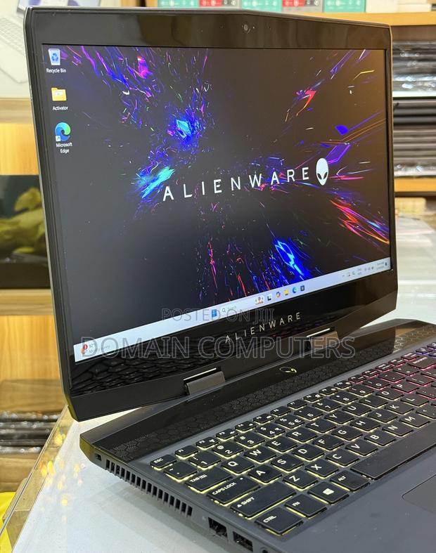 Laptop Alienware M15 R3 16GB Intel Core I7 SSD 512GB · Photo 6