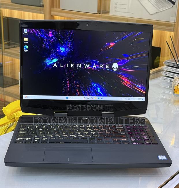 Laptop Alienware M15 R3 16GB Intel Core I7 SSD 512GB · Photo 4