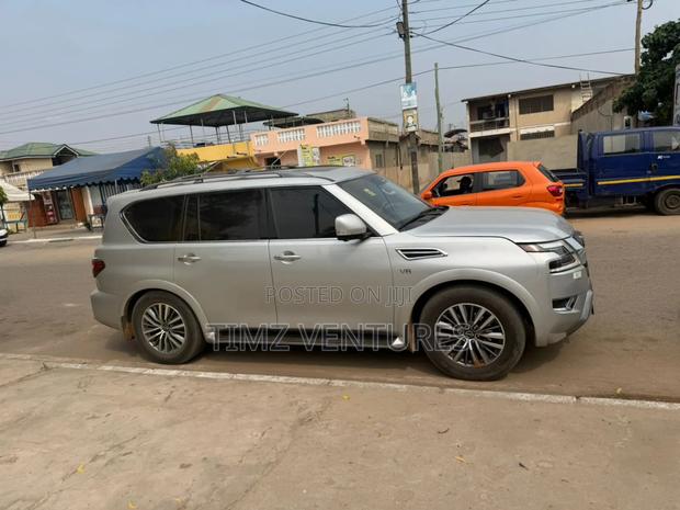 Nissan Armada S 2021 Gray · Photo 2