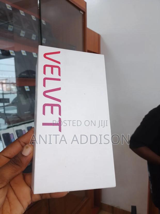 New LG Velvet 128 GB Black · Photo 1