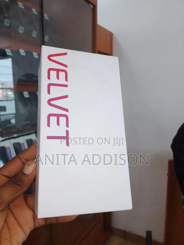 New LG Velvet 128 GB Black · Photo 3