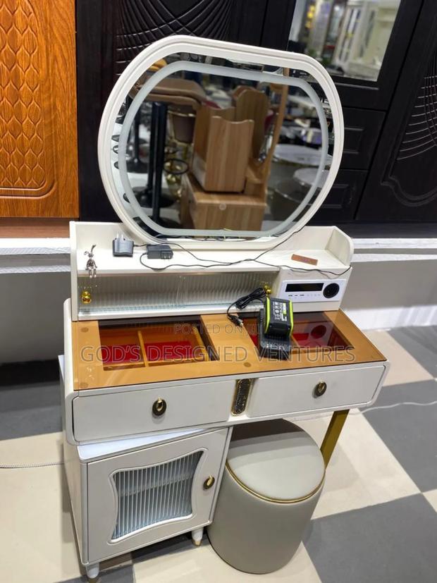 Modern and Classic Dresser · Photo 1