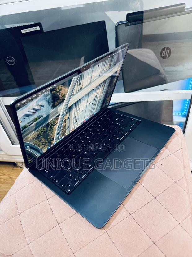 Laptop Apple MacBook Air 2022 M2 8GB Apple M2 SSD 256GB · Photo 3