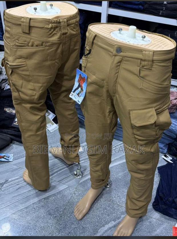 Top Notch Thick N Heavy Cargo Pants Available in Stock · Photo 6