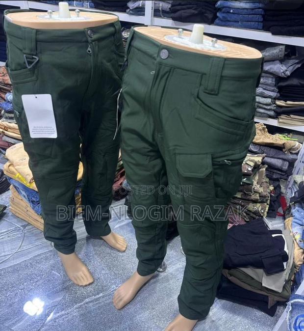 Top Notch Thick N Heavy Cargo Pants Available in Stock · Photo 7