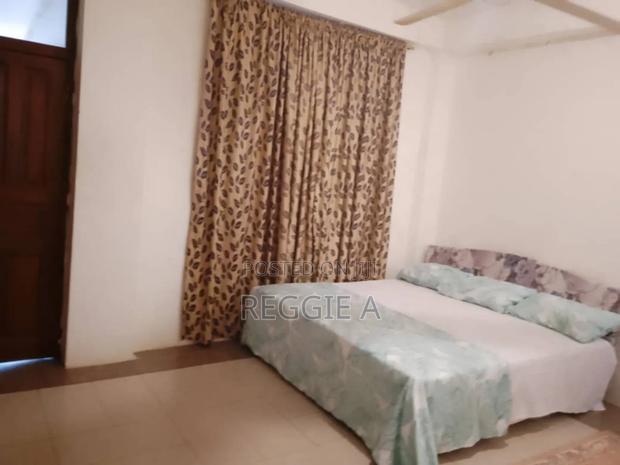 ¢150 a Day, Private Ensuite Bedroom in a Shared Flat · Photo 2